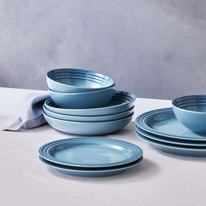 Le deals creuset dinnerware